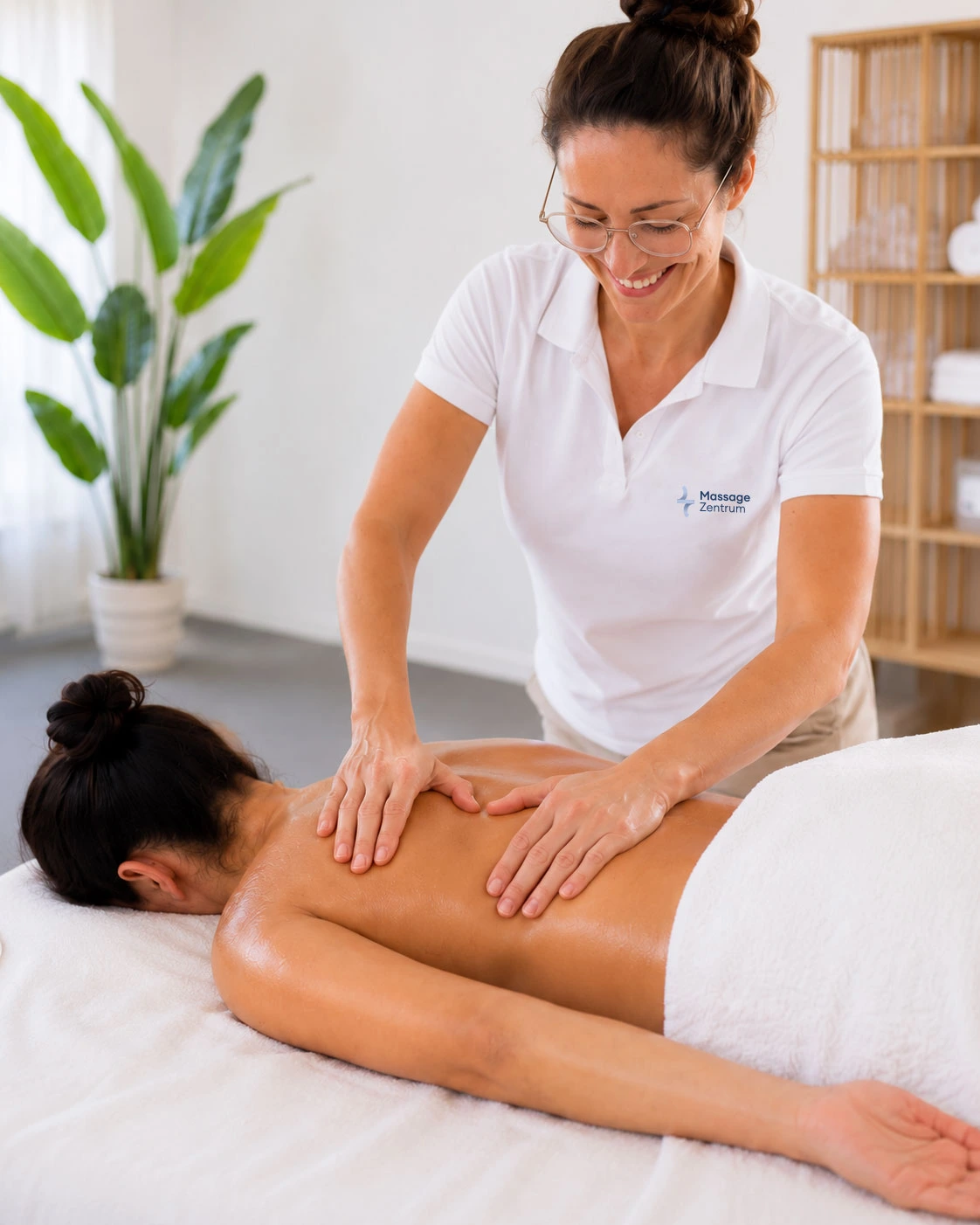 Schwangerschaftsmassage in Ostermundigen mit angepasster Lagerung